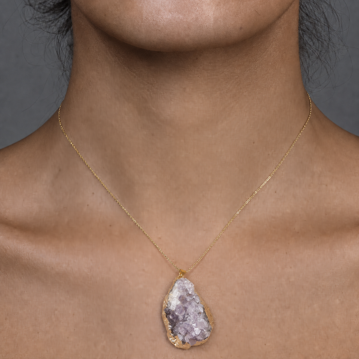 Natural amethyst gravel pendant, handmade irregular crystal raw stone pendant with gold-plated edges, necklace accessory